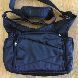 REI crossbody travel purse